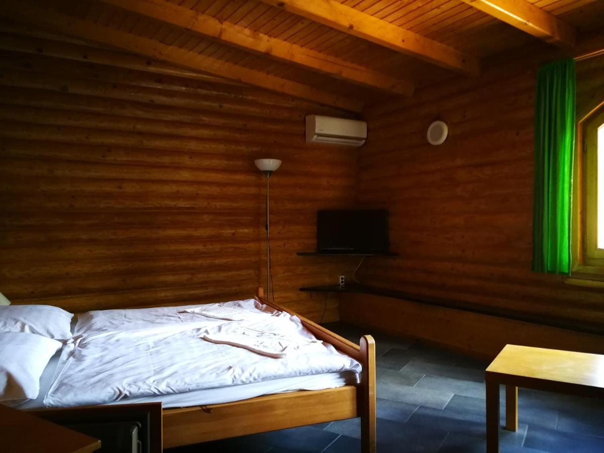 Tornyos Panzio Es Etterem Hotell Matrafured Eksteriør bilde