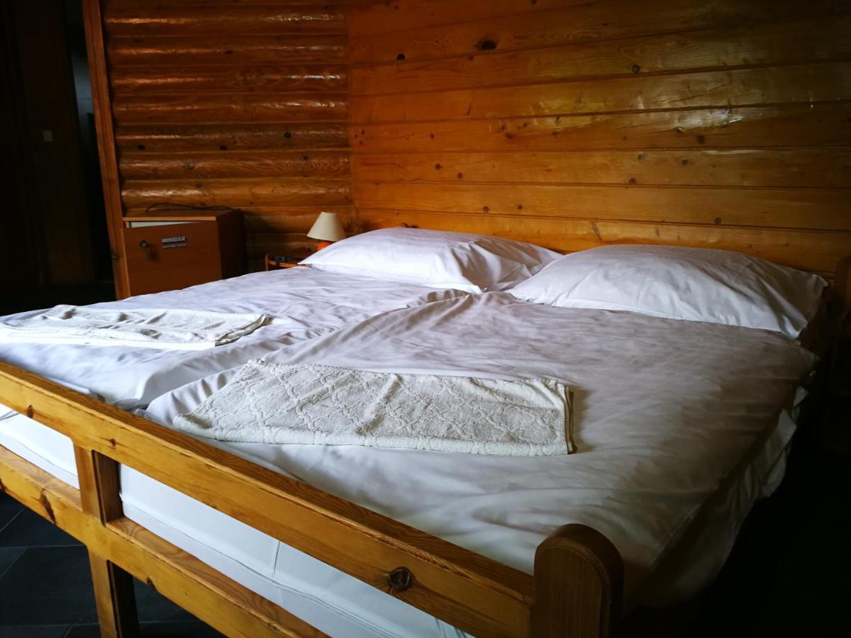 Tornyos Panzio Es Etterem Hotell Matrafured Eksteriør bilde